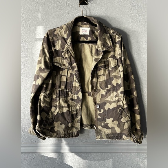 Ashley | 100% cotton | zip | button | frayed pockets | camouflage | jacket | L - Picture 1 of 12